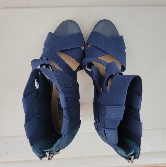 High heels - Picture 3 of 10